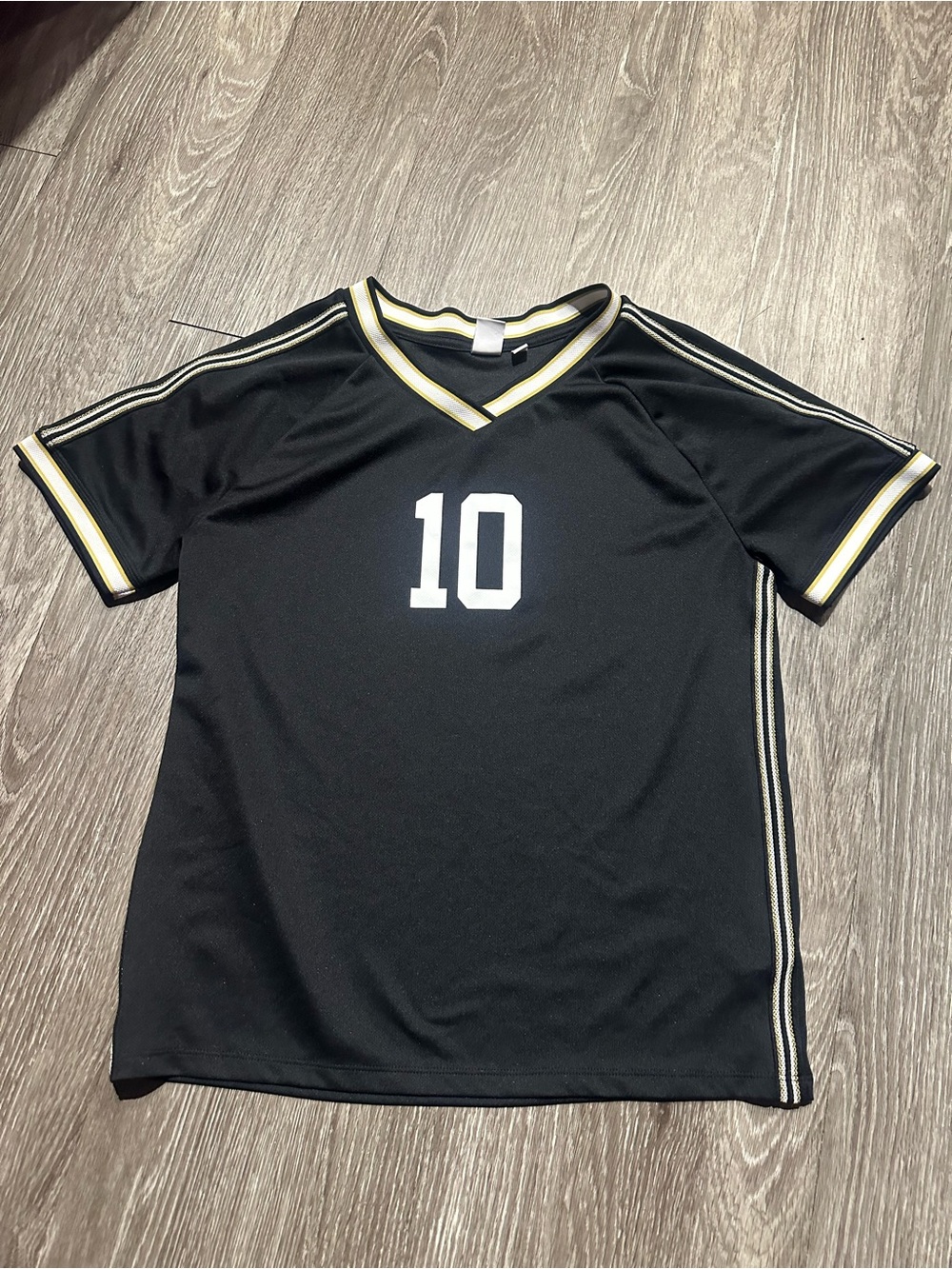 Aritzia/tna soccer jersey size m